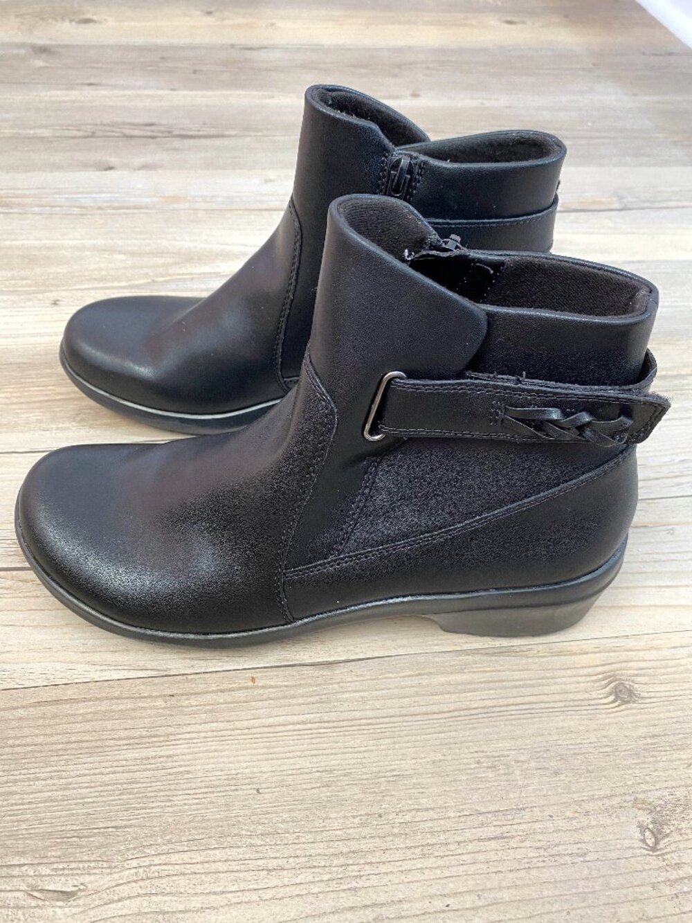 Clarks Black Ankle Boots Size 9 - Used